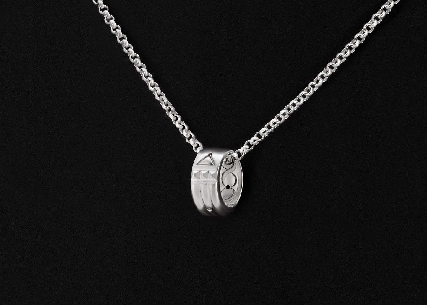 The Petite Ray Necklace