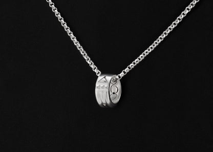 The Petite Ray Necklace