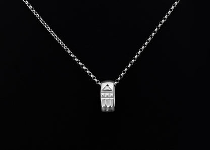 The Petite Ray Necklace